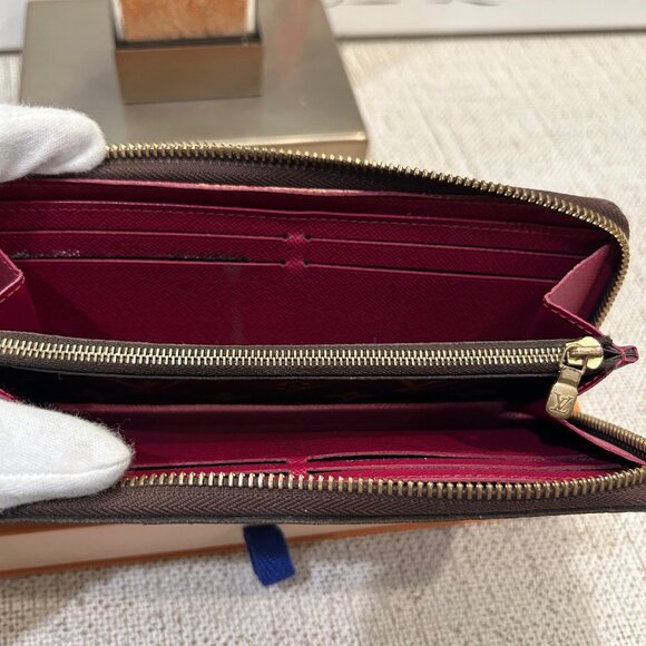 Louis Vuitton Porte Feuille Clémence Monogram Wallet with Fuscia Interior - Picture 8 of 13
